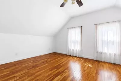 430 E 8th St, Boston, MA 02127 - Photo 10