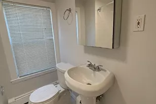 79 Pleasant St, Stoneham, MA 02180 - Photo 4