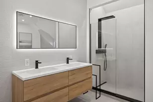 167 Commercial St, Provincetown, MA 02657 - Photo 22