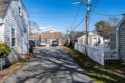 86 Sea St, Barnstable, MA 02601 - Photo 4