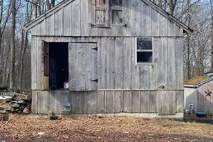 8 Sullivan Pl, Millbury, MA 01527 - Photo 4