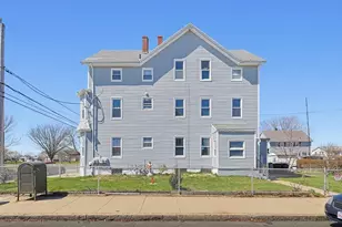464 Birch St, Fall River, MA 02724 - Photo 2