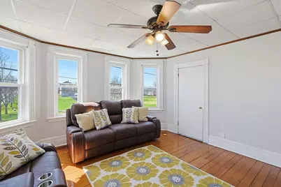 464 Birch St, Fall River, MA 02724 - Photo 4
