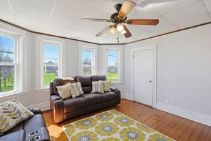 464 Birch St, Fall River, MA 02724 - Photo 4