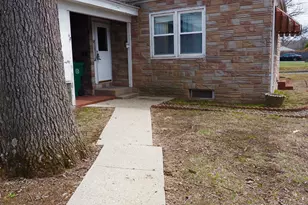 52 Marguerite St, Chicopee, MA 01020 - Photo 2