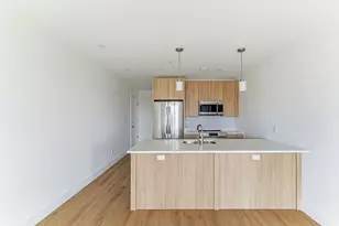 1035 Commonwealth Ave, Boston, MA 02215 - Photo 4