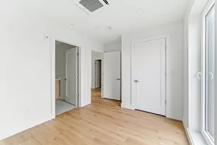1035 Commonwealth Ave, Boston, MA 02215 - Photo 14