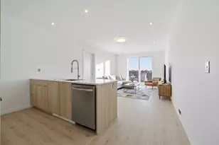 1035 Commonwealth Ave, Boston, MA 02215 - Photo 2