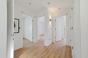 1035 Commonwealth Ave, Boston, MA 02215 - Photo 8