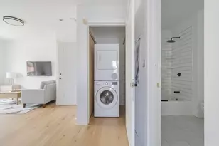 1035 Commonwealth Ave, Boston, MA 02215 - Photo 12