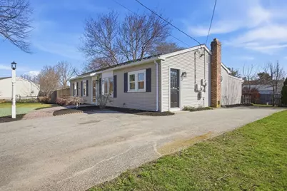 534 Hogg Memorial Dr, Whitman, MA 02382 - Photo 4