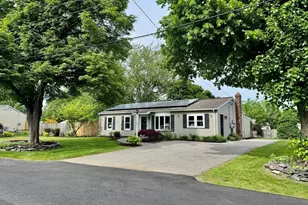 534 Hogg Memorial Dr, Whitman, MA 02382 - Photo 4