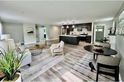 534 Hogg Memorial Dr, Whitman, MA 02382 - Photo 10