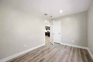 534 Hogg Memorial Dr, Whitman, MA 02382 - Photo 12