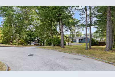 95 Pineland Ave, Worcester, MA 01604 - Photo 22