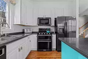 100 Buttercup Ln, Grafton, MA 01560 - Photo 14