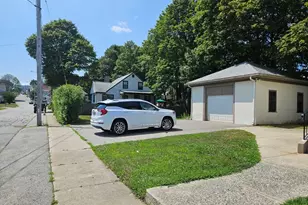 42 Sumner St, Marlborough, MA 01752 - Photo 4