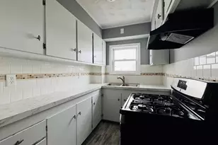 166 Bradford Ave, Fall River, MA 02721 - Photo 4