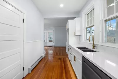 303 Maple St, New Bedford, MA 02740 - Photo 8