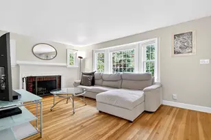 37 Pine St, Bedford, MA 01730 - Photo 4