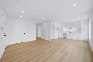 4164 Washington St, Boston, MA 02131 - Photo 12