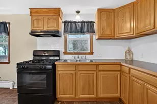 70 Quentin Rd, Springfield, MA 01129 - Photo 2