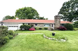 33 Slater St, Webster, MA 01570 - Photo 2