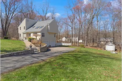 5 Susan Dr, Hopkinton, MA 01748 - Photo 2