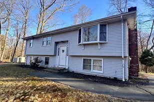 21 Park Dr, Attleboro, MA 02703 - Photo 1