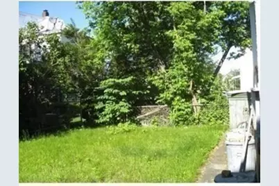 149 Wood St #1, New Bedford, MA 02745 - Photo 14