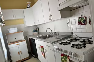 247 Dawson St, New Bedford, MA 02745 - Photo 10