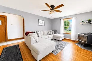 103 Chicago St, Fall River, MA 02721 - Photo 4