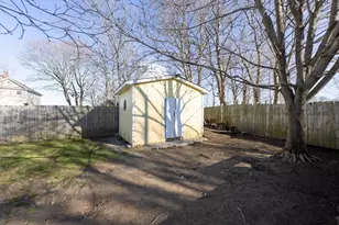 103 Chicago St, Fall River, MA 02721 - Photo 34
