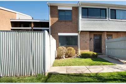 59 Rosewood Dr #59, Stoughton, MA 02072 - Photo 2