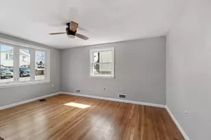 28 Hibiscus Ave, Waltham, MA 02451 - Photo 8