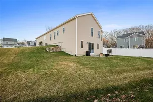 8 Tea Party Dr, Uxbridge, MA 01569 - Photo 34