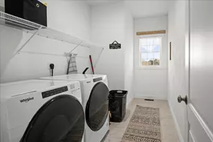 8 Tea Party Dr, Uxbridge, MA 01569 - Photo 26