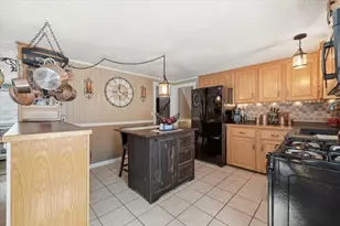 305 Plymouth St, Middleborough, MA 02346 - Photo 14