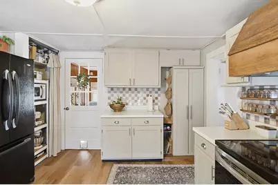 53 Chestnut St, Ware, MA 01082 - Photo 10