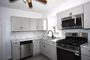 72 Hall St, Springfield, MA 01108 - Photo 8