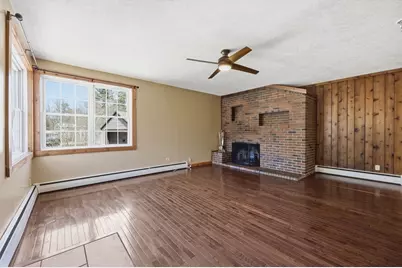 25 Sunset Ave, South Hadley, MA 01075 - Photo 4