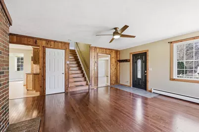 25 Sunset Ave, South Hadley, MA 01075 - Photo 6