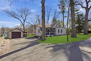 25 Sunset Ave, South Hadley, MA 01075 - Photo 2