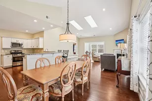 117 Rogerson Crossing, Uxbridge, MA 01569 - Photo 2