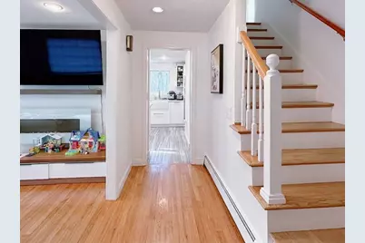 27 Rockville Ave, Lexington, MA 02421 - Photo 4