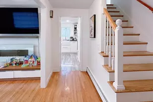 27 Rockville Ave, Lexington, MA 02421 - Photo 4