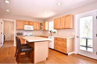 11 Oak Bluff Rd, Bourne, MA 02562 - Photo 12