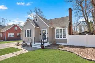 95 Clark St, Chicopee, MA 01013 - Photo 2