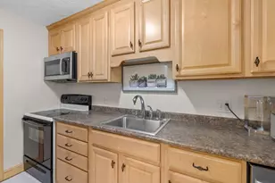 266 Albion St, Wakefield, MA 01880 - Photo 4