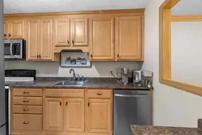 266 Albion St #6, Wakefield, MA 01880 - Photo 6